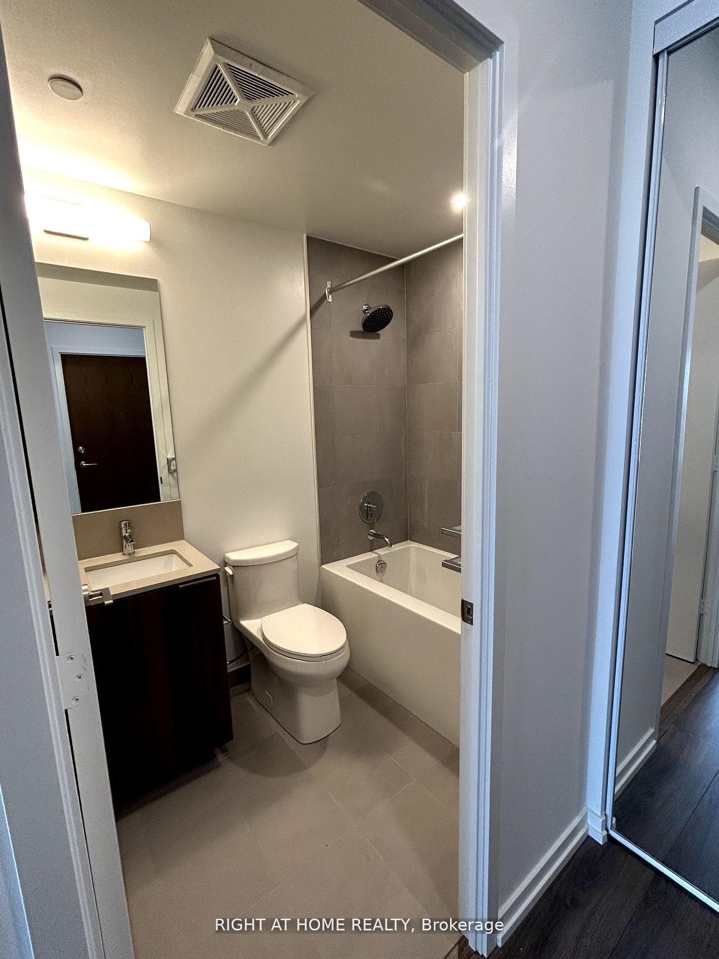 7890 Jane Street, Unit 5207 - Photo 14