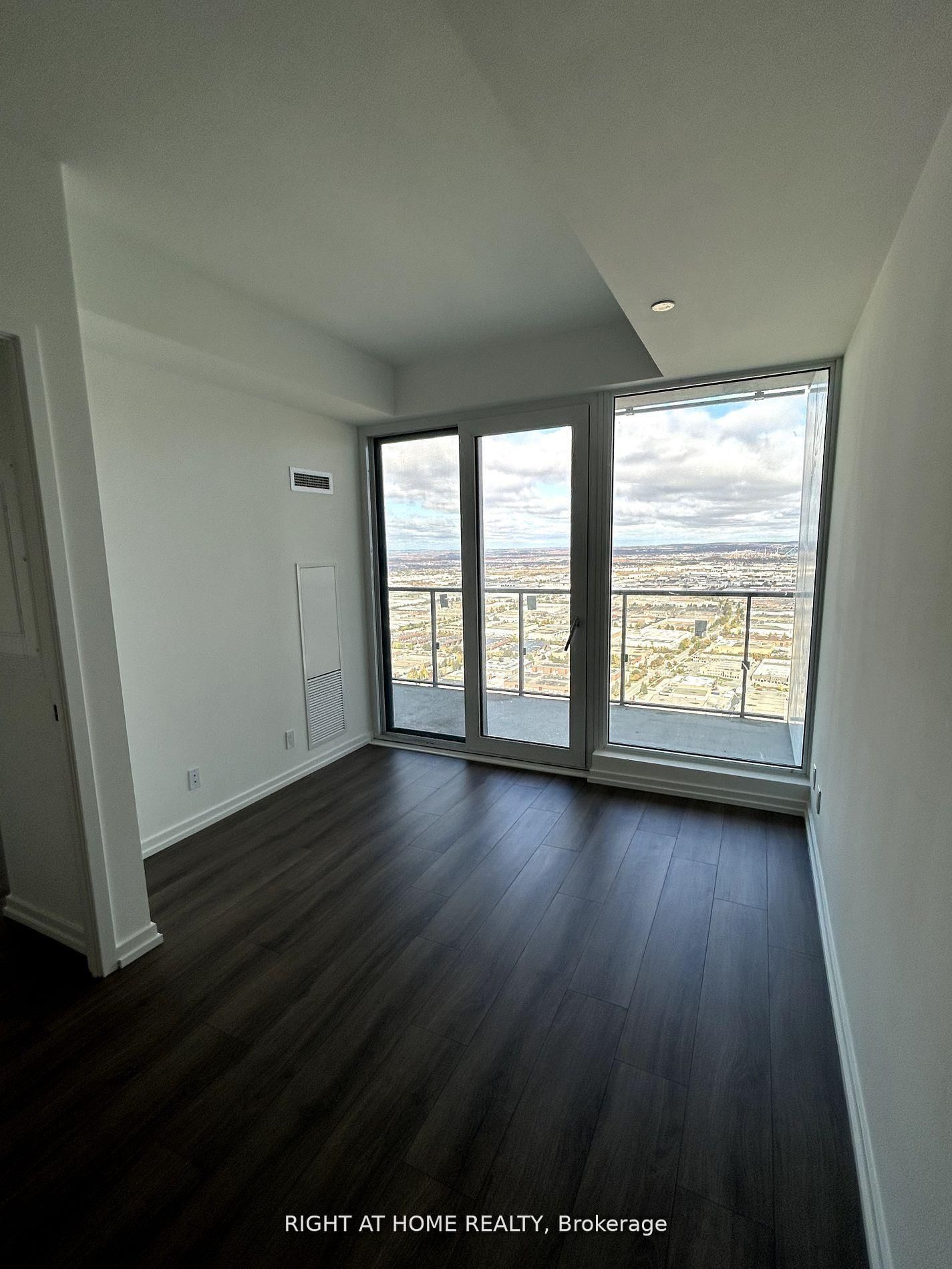 7890 Jane Street, Unit 5207 - Photo 16