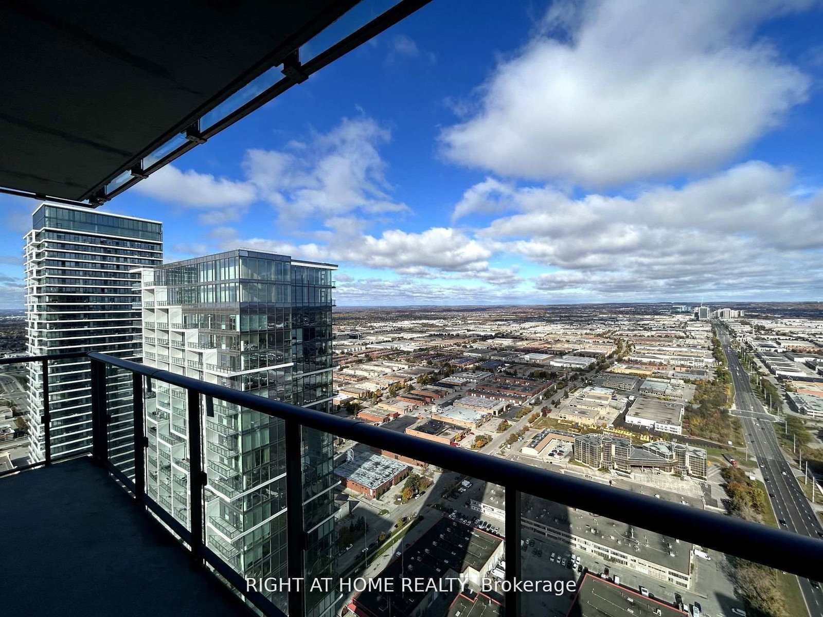 7890 Jane Street, Unit 5207 - Photo 24