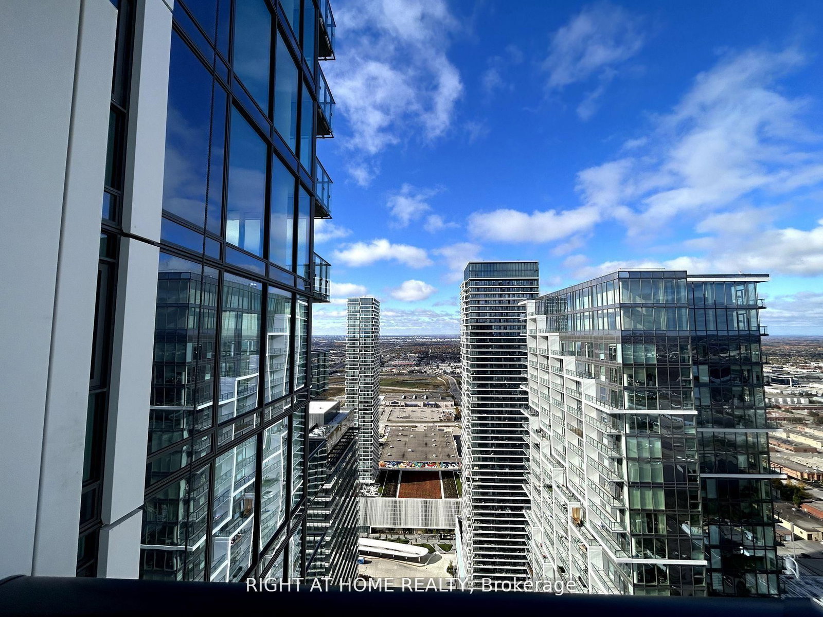 7890 Jane Street, Unit 5207 - Photo 25