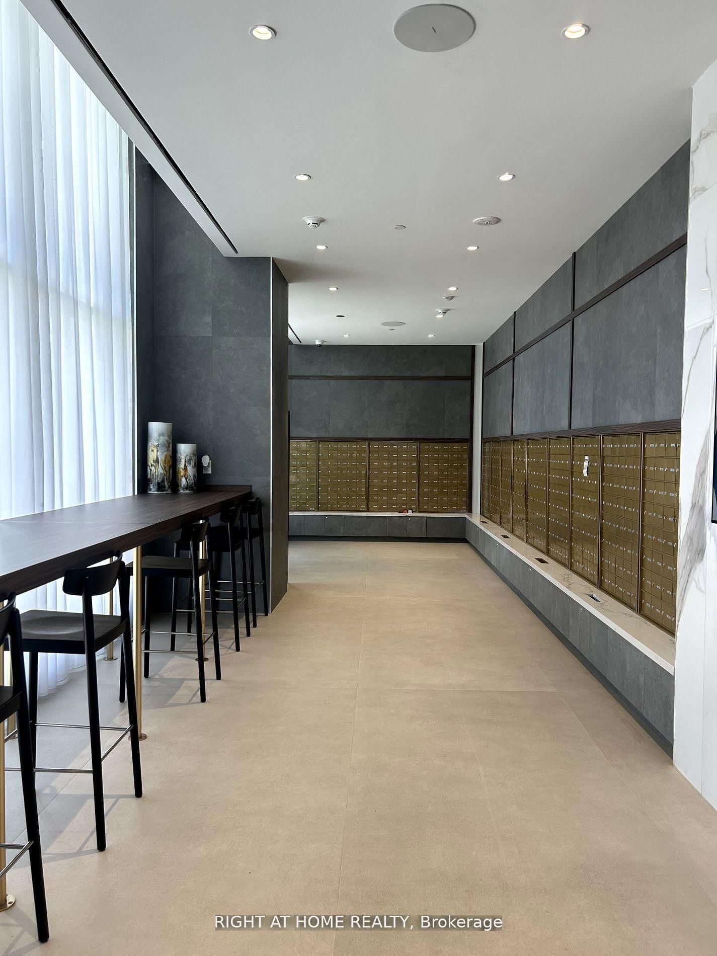 7890 Jane Street, Unit 5207 - Photo 3