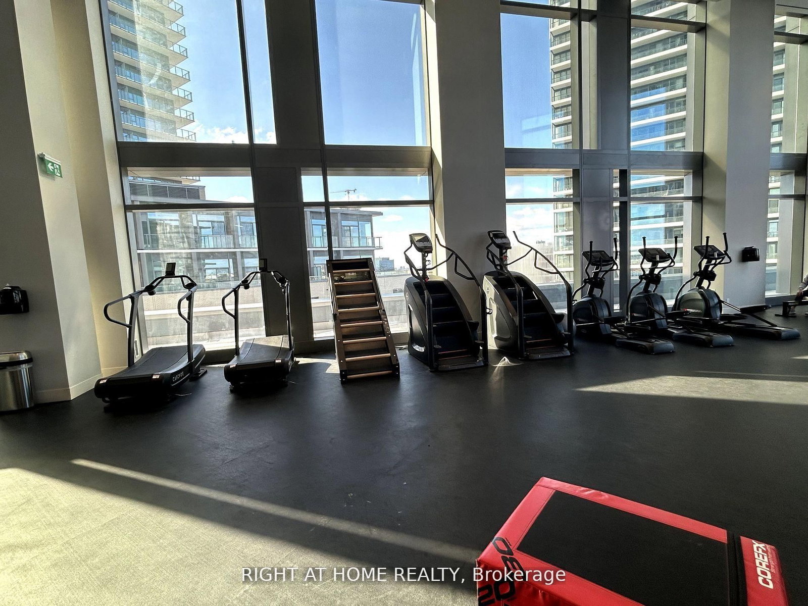 7890 Jane Street, Unit 5207 - Photo 30