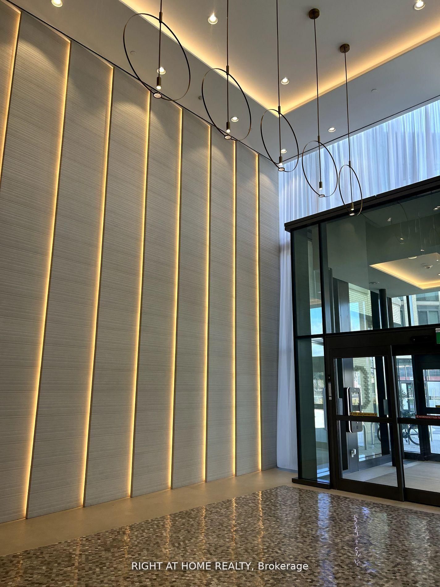 7890 Jane Street, Unit 5207 - Photo 4