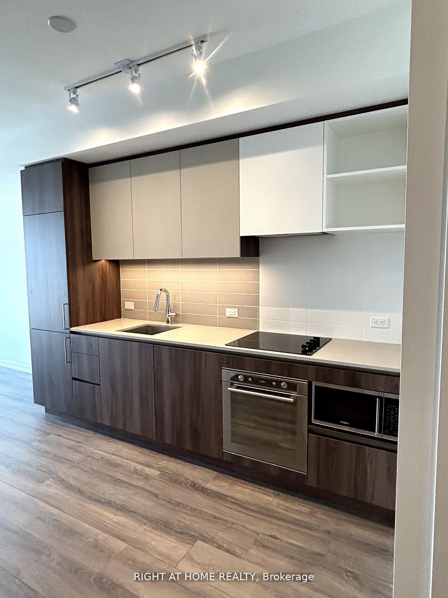 7890 Jane Street, Unit 5207 - Photo 9