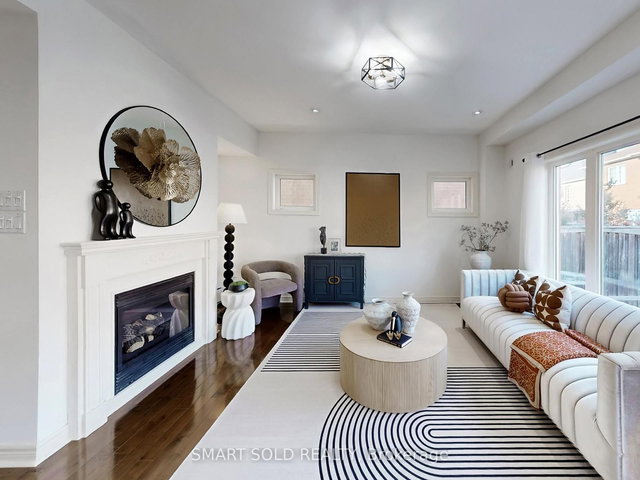 25 Fieldflower Crescent