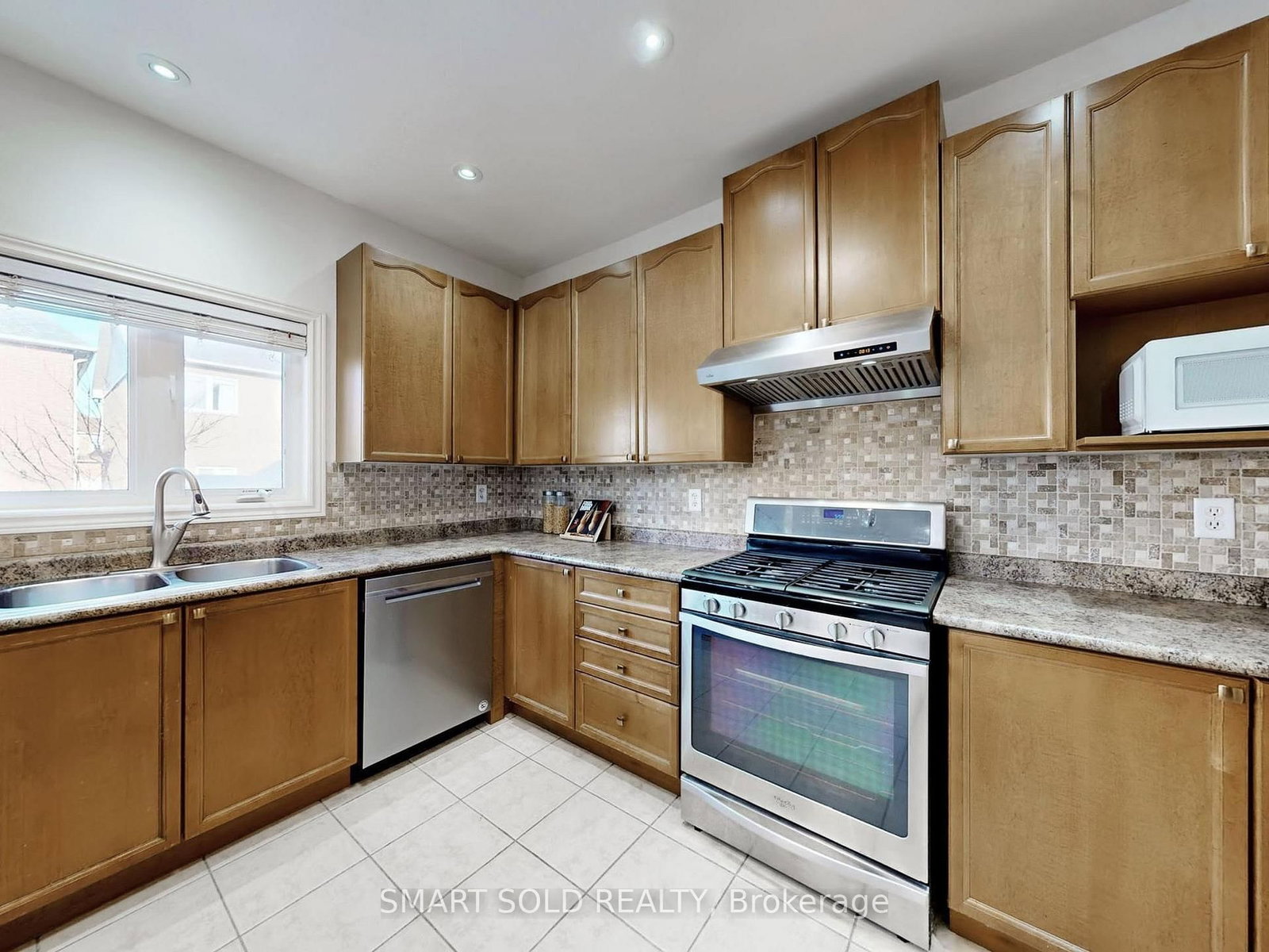 Detached House for sale at 25 Fieldflower Crescent, Richmond Hill, Ontario, L4E 5E9 - Jefferson - MLS: N12962458