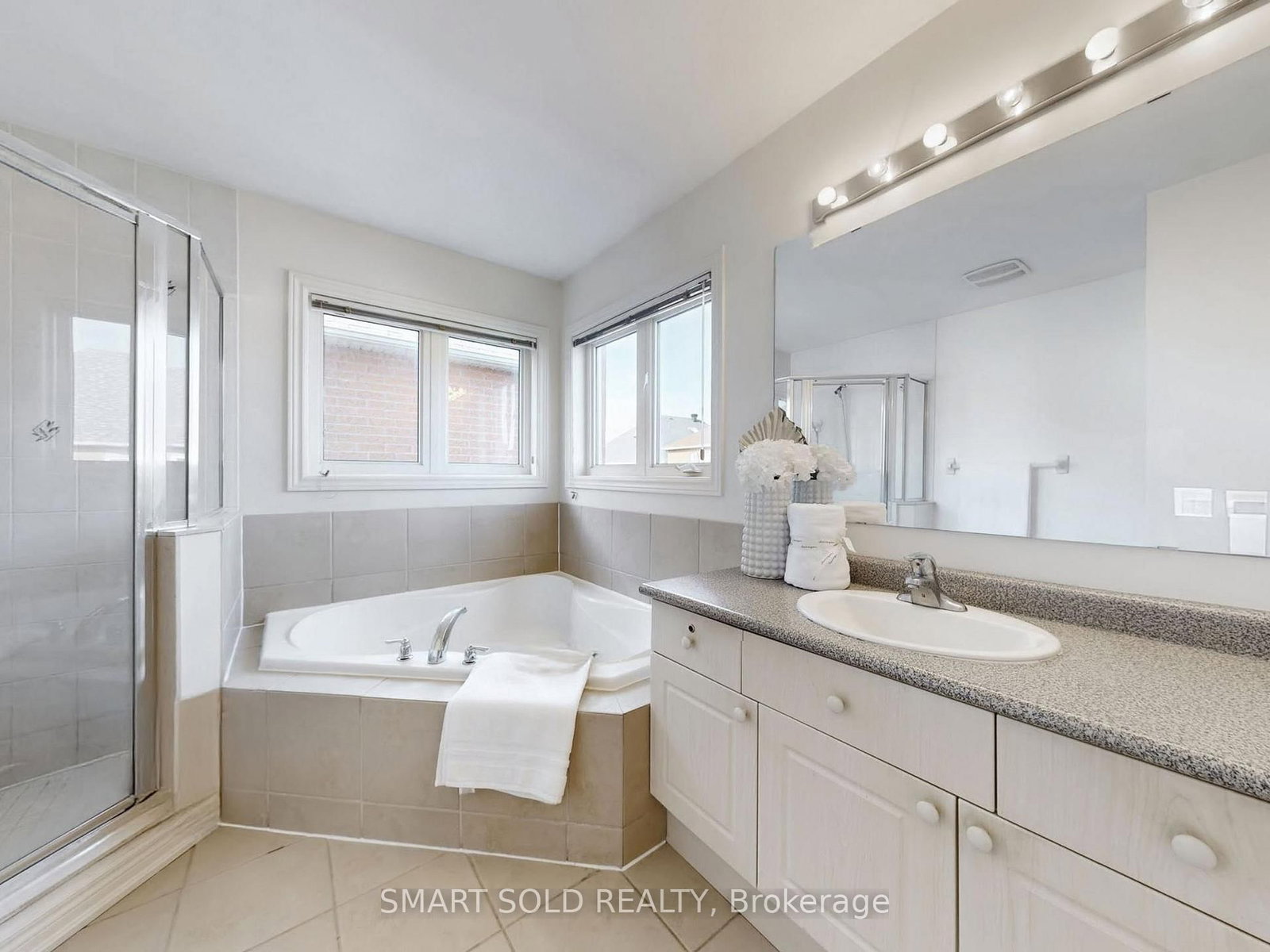 Detached House for sale at 25 Fieldflower Crescent, Richmond Hill, Ontario, L4E 5E9 - Jefferson - MLS: N12962458