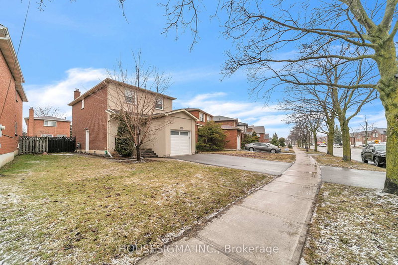353 Brownridge Dr, Vaughan, L4J 5X2 | Image 3