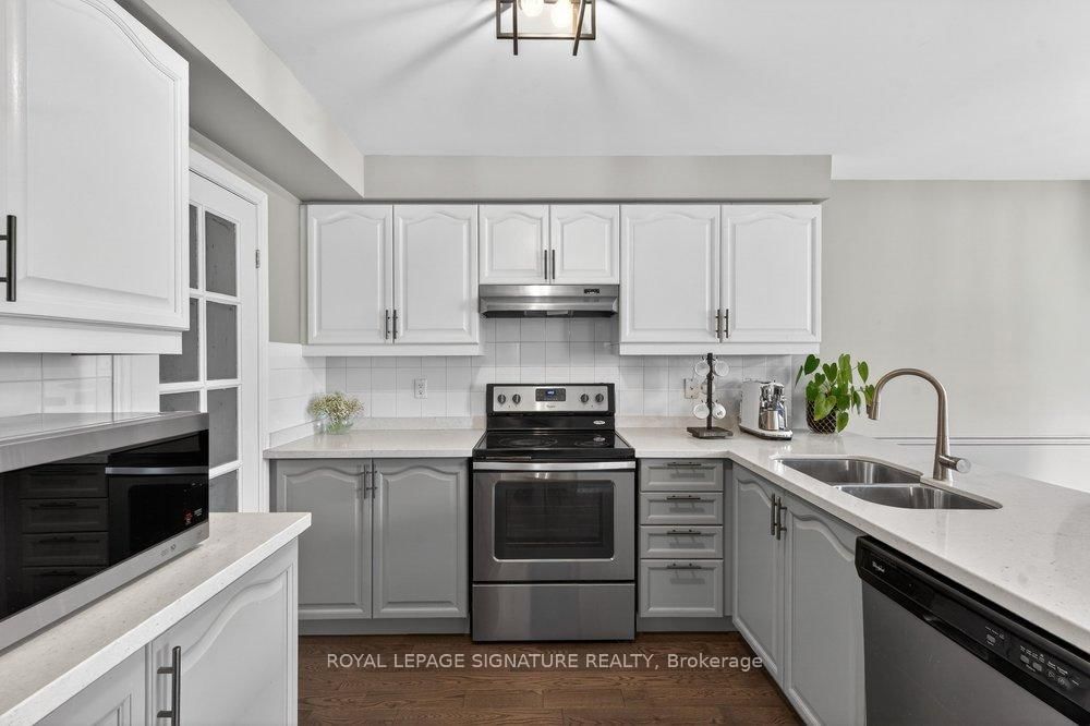 Detached House for sale at 31 Rinaldo Road, Georgina, Ontario, L4P 3X9 - Keswick South - MLS: N12962544