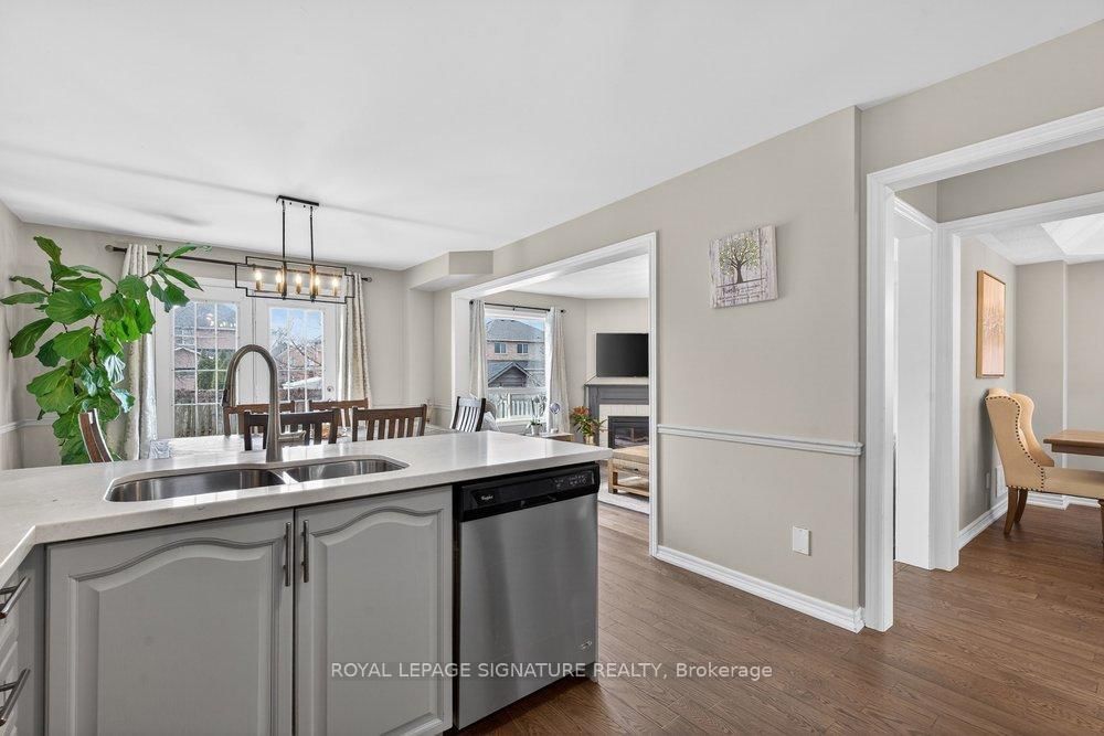 Detached House for sale at 31 Rinaldo Road, Georgina, Ontario, L4P 3X9 - Keswick South - MLS: N12962544