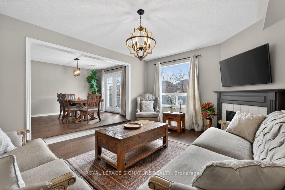 Detached House for sale at 31 Rinaldo Road, Georgina, Ontario, L4P 3X9 - Keswick South - MLS: N12962544