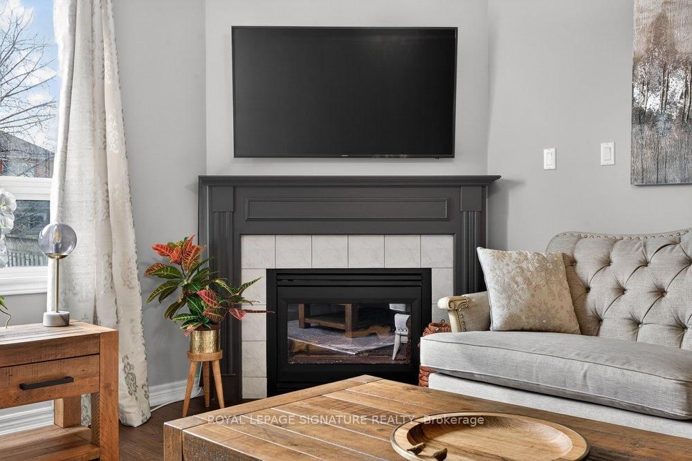 Detached House for sale at 31 Rinaldo Road, Georgina, Ontario, L4P 3X9 - Keswick South - MLS: N12962544