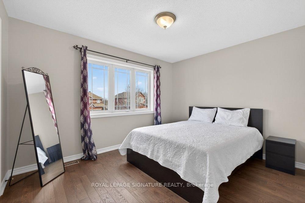 Detached House for sale at 31 Rinaldo Road, Georgina, Ontario, L4P 3X9 - Keswick South - MLS: N12962544