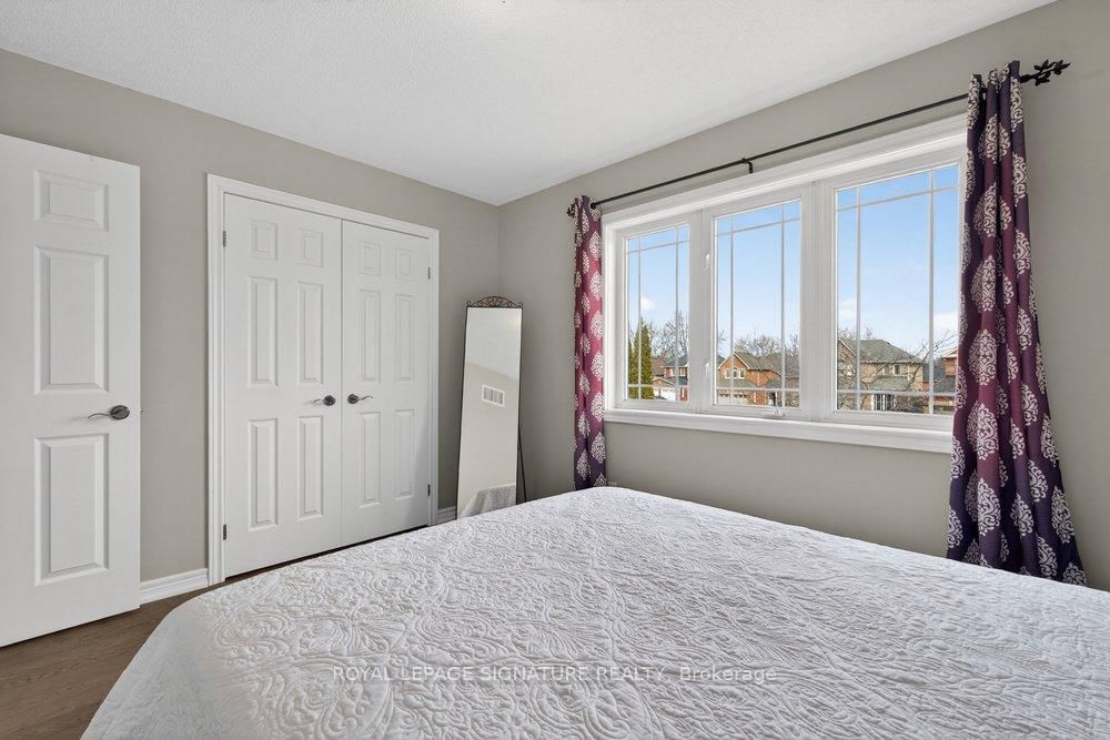 Detached House for sale at 31 Rinaldo Road, Georgina, Ontario, L4P 3X9 - Keswick South - MLS: N12962544