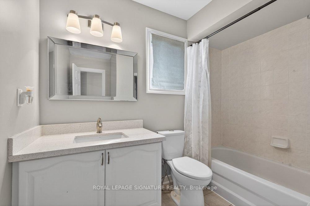 Detached House for sale at 31 Rinaldo Road, Georgina, Ontario, L4P 3X9 - Keswick South - MLS: N12962544