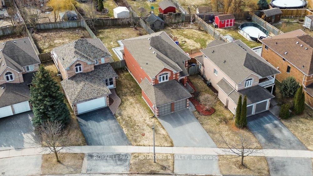 Detached House for sale at 31 Rinaldo Road, Georgina, Ontario, L4P 3X9 - Keswick South - MLS: N12962544