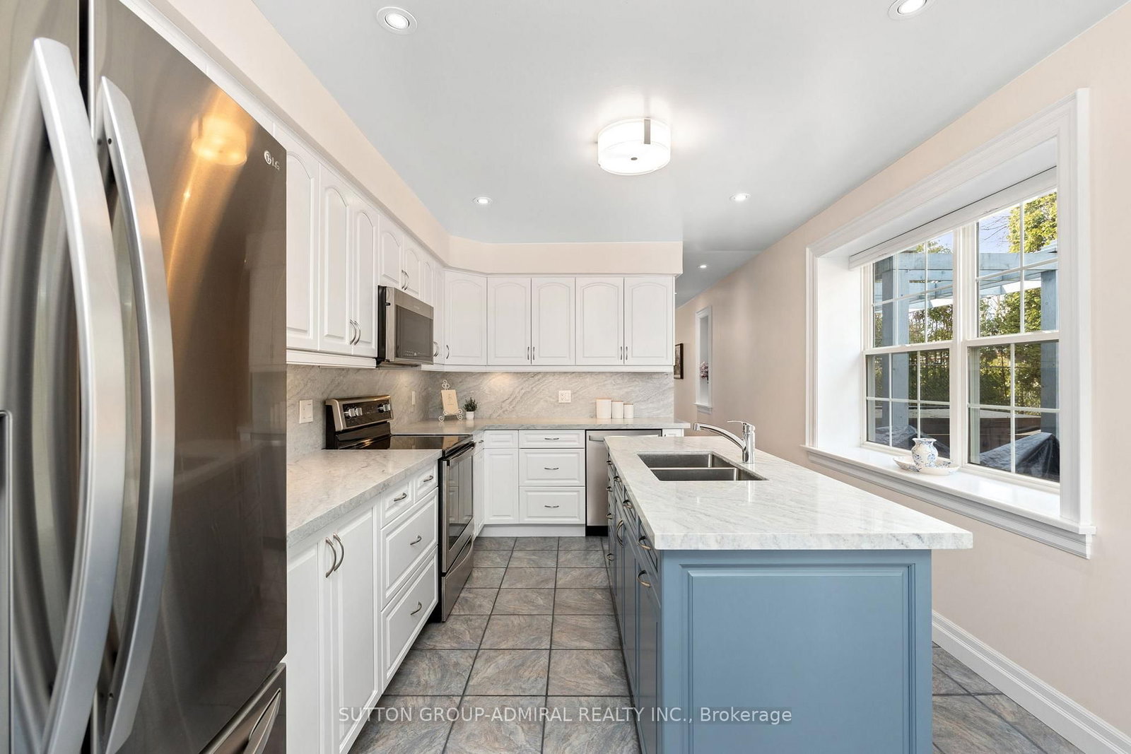 Detached House for sale at 54 Starlight Crescent, Richmond Hill, Ontario, L4C 4X5 - Mill Pond - MLS: N12962792