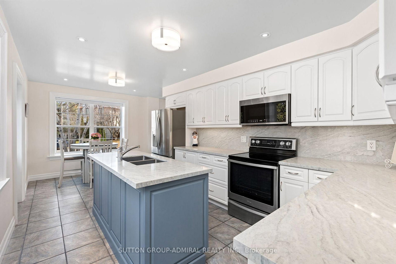 Detached House for sale at 54 Starlight Crescent, Richmond Hill, Ontario, L4C 4X5 - Mill Pond - MLS: N12962792