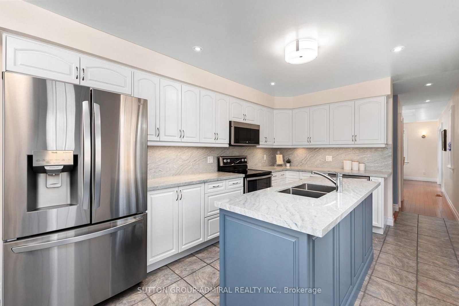 Detached House for sale at 54 Starlight Crescent, Richmond Hill, Ontario, L4C 4X5 - Mill Pond - MLS: N12962792