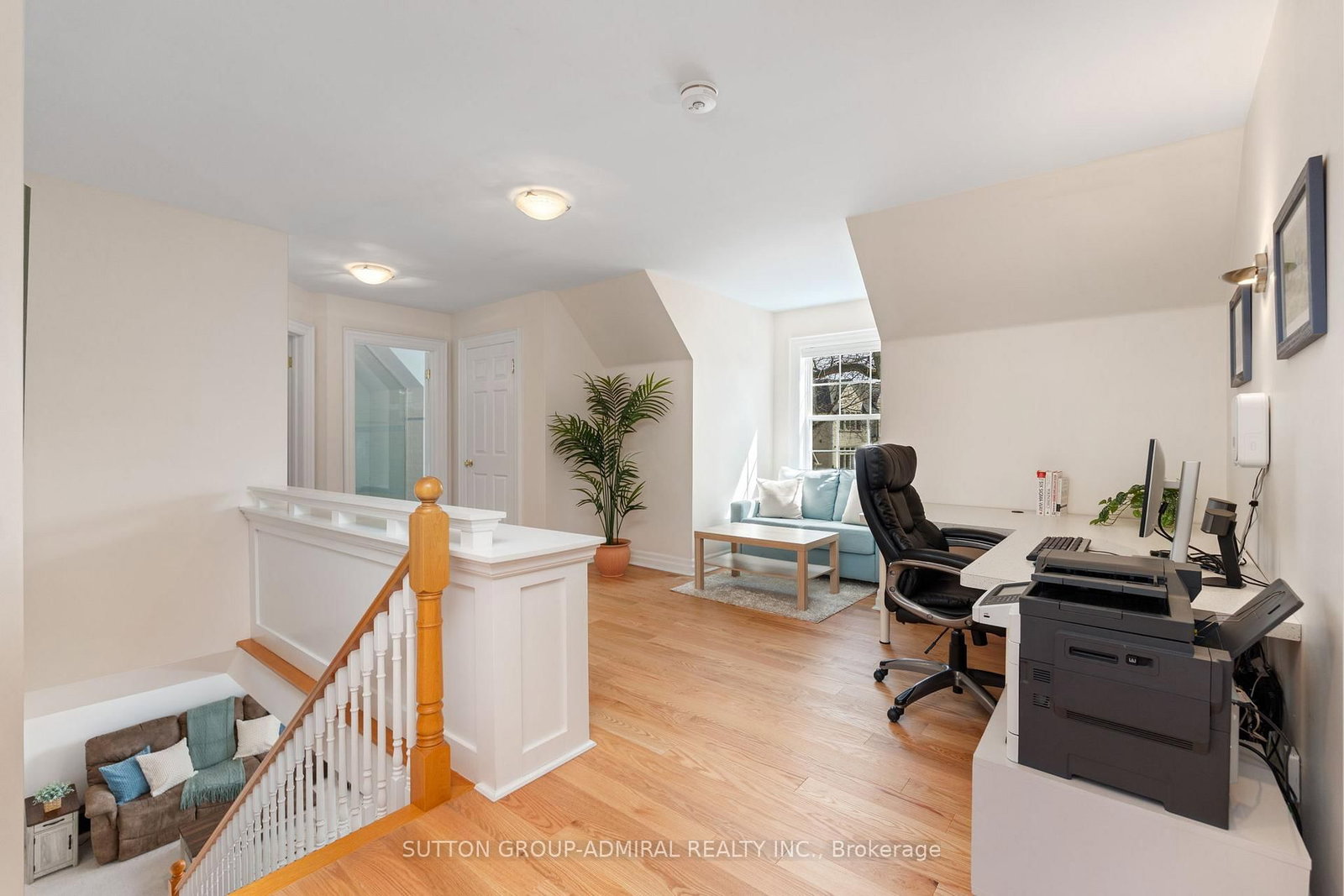 Detached House for sale at 54 Starlight Crescent, Richmond Hill, Ontario, L4C 4X5 - Mill Pond - MLS: N12962792