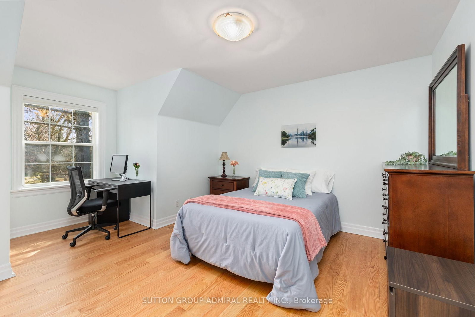 Detached House for sale at 54 Starlight Crescent, Richmond Hill, Ontario, L4C 4X5 - Mill Pond - MLS: N12962792