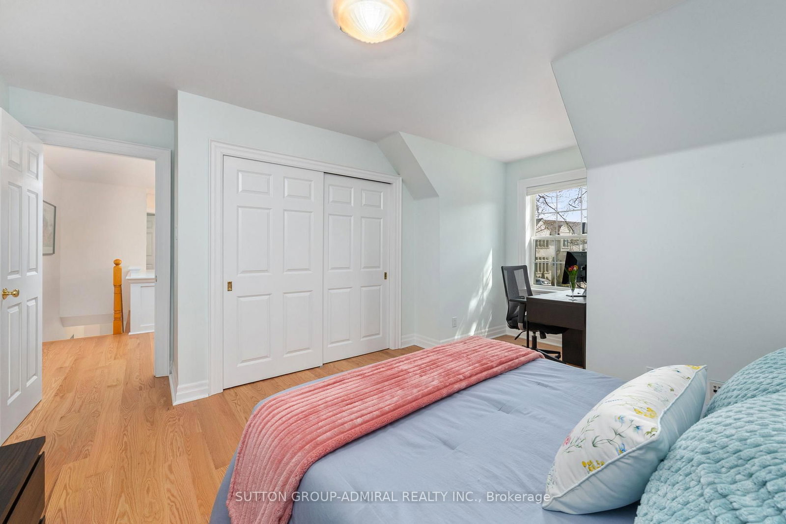 Detached House for sale at 54 Starlight Crescent, Richmond Hill, Ontario, L4C 4X5 - Mill Pond - MLS: N12962792