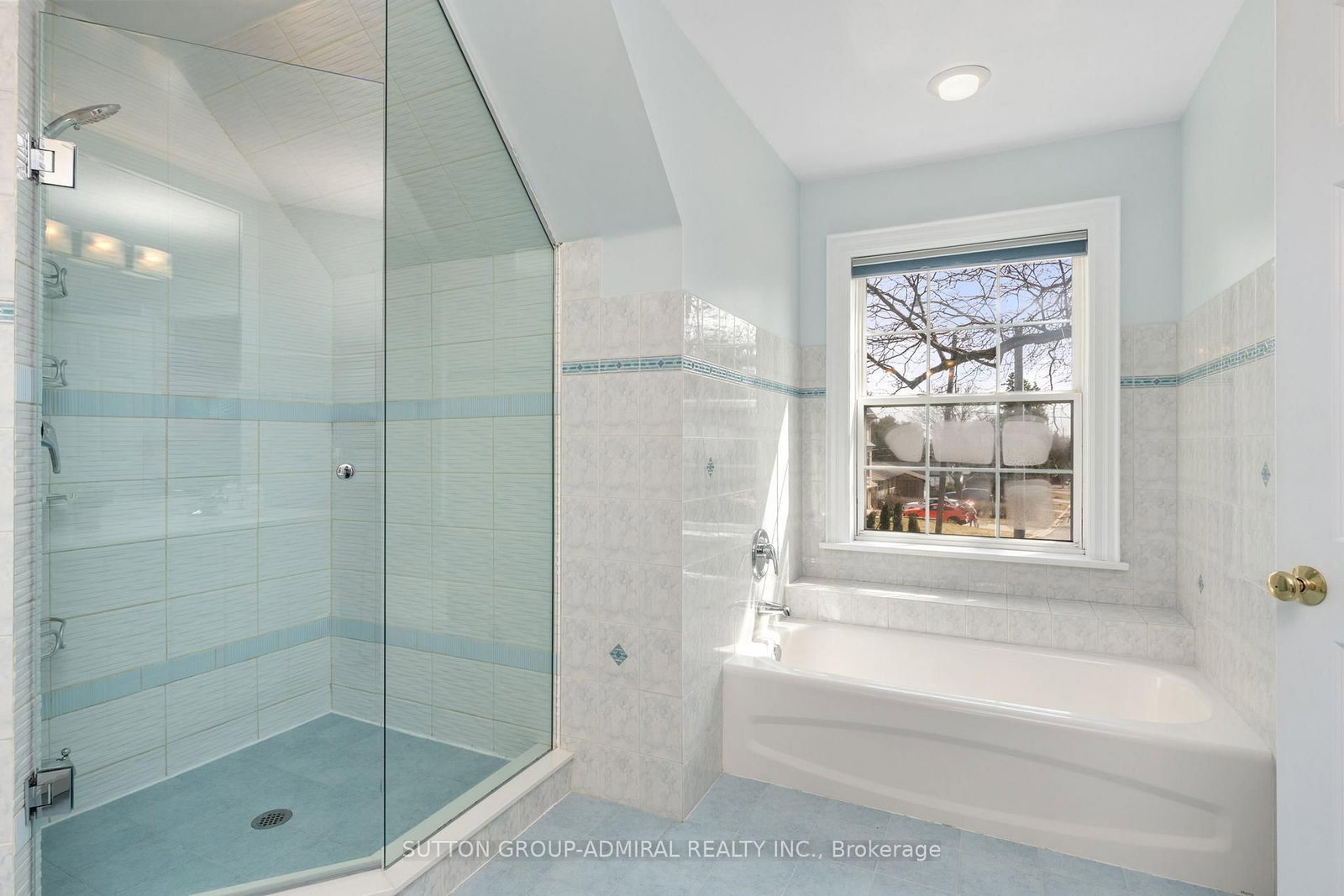 Detached House for sale at 54 Starlight Crescent, Richmond Hill, Ontario, L4C 4X5 - Mill Pond - MLS: N12962792