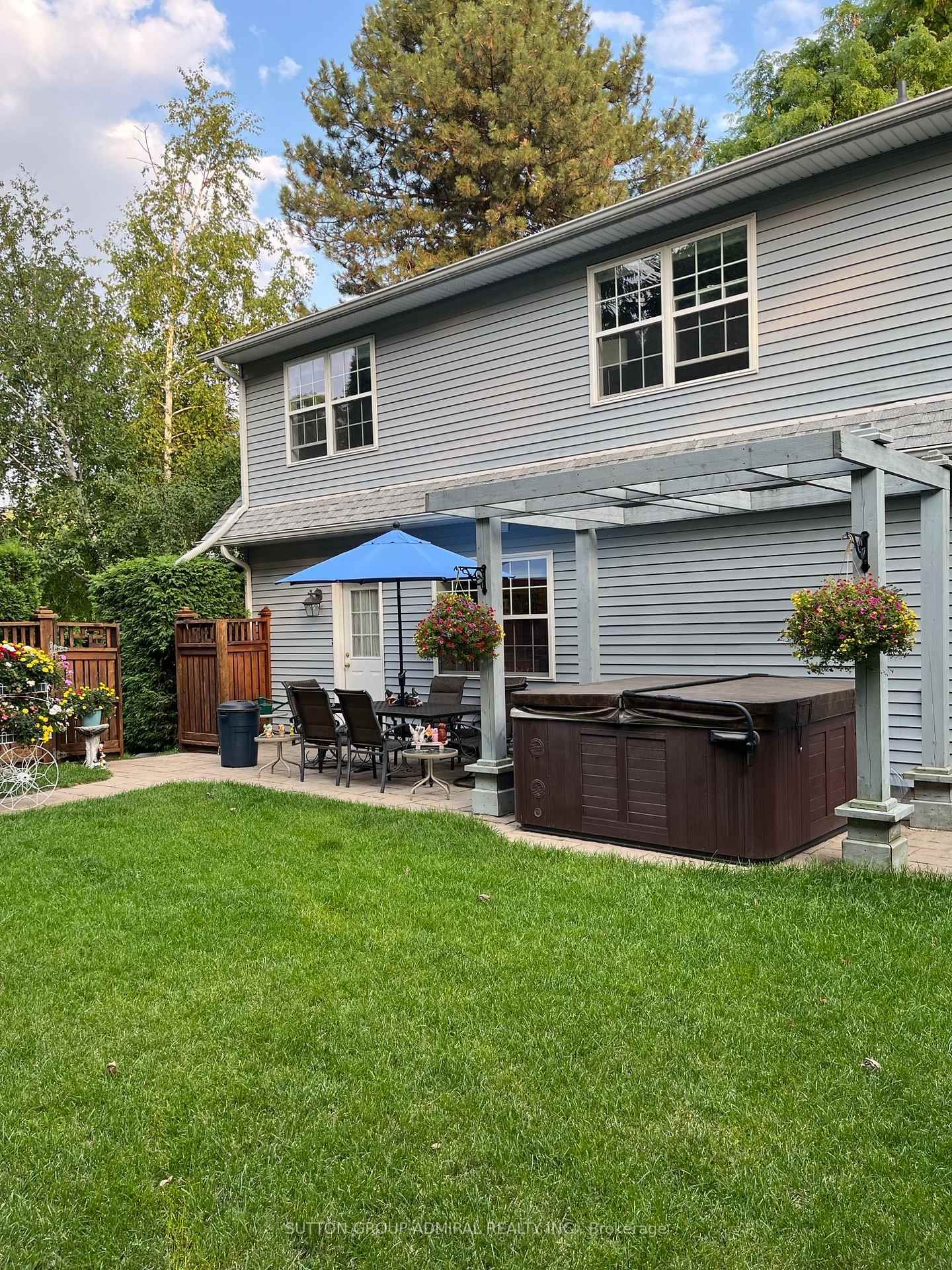 Detached House for sale at 54 Starlight Crescent, Richmond Hill, Ontario, L4C 4X5 - Mill Pond - MLS: N12962792