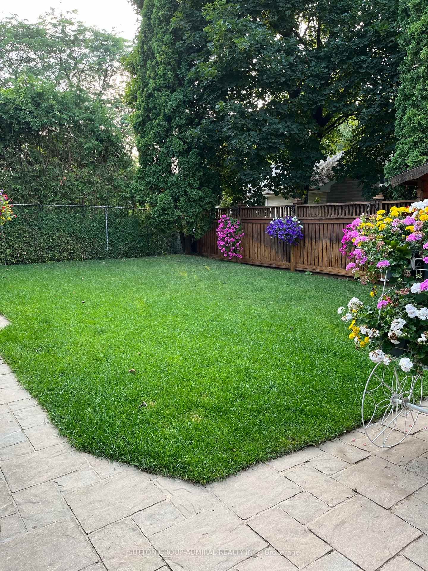 Detached House for sale at 54 Starlight Crescent, Richmond Hill, Ontario, L4C 4X5 - Mill Pond - MLS: N12962792