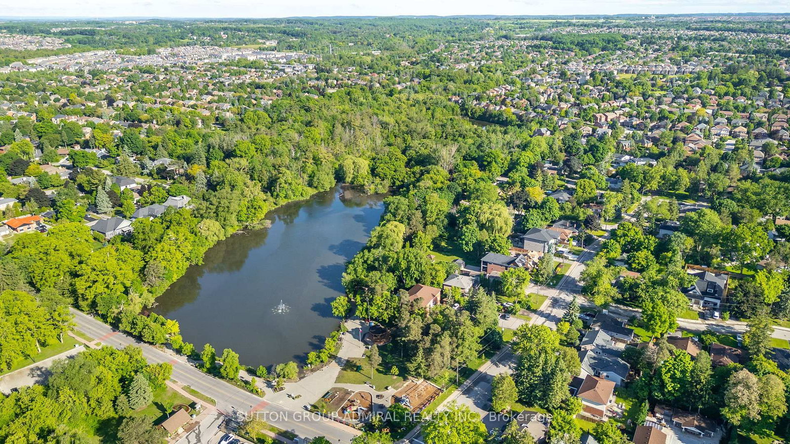 Detached House for sale at 54 Starlight Crescent, Richmond Hill, Ontario, L4C 4X5 - Mill Pond - MLS: N12962792