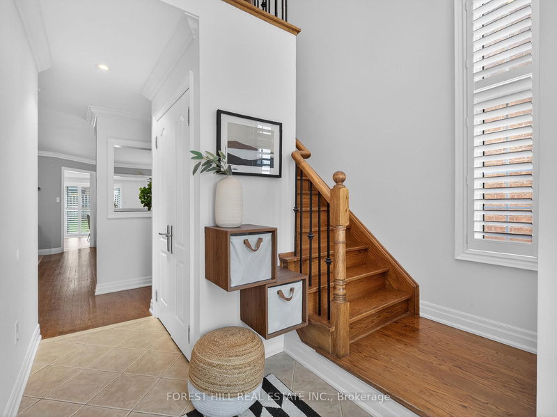 11 Bestview Cres, Vaughan, L6A 3S8 | Image 3