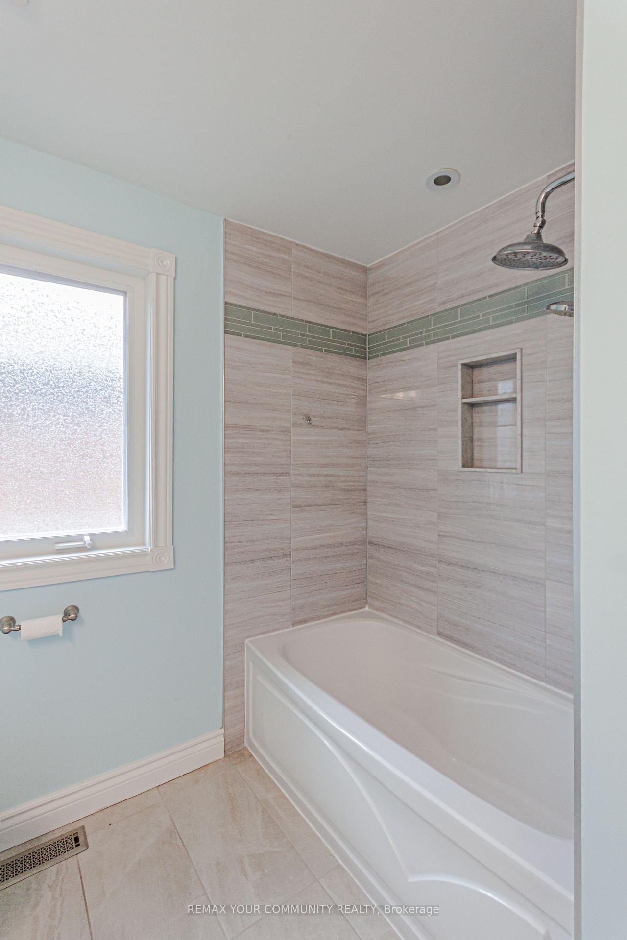 Detached House for sale at 47 Elmsley Drive, Richmond Hill, Ontario, L4C 8N7 - Observatory - MLS: N12963268