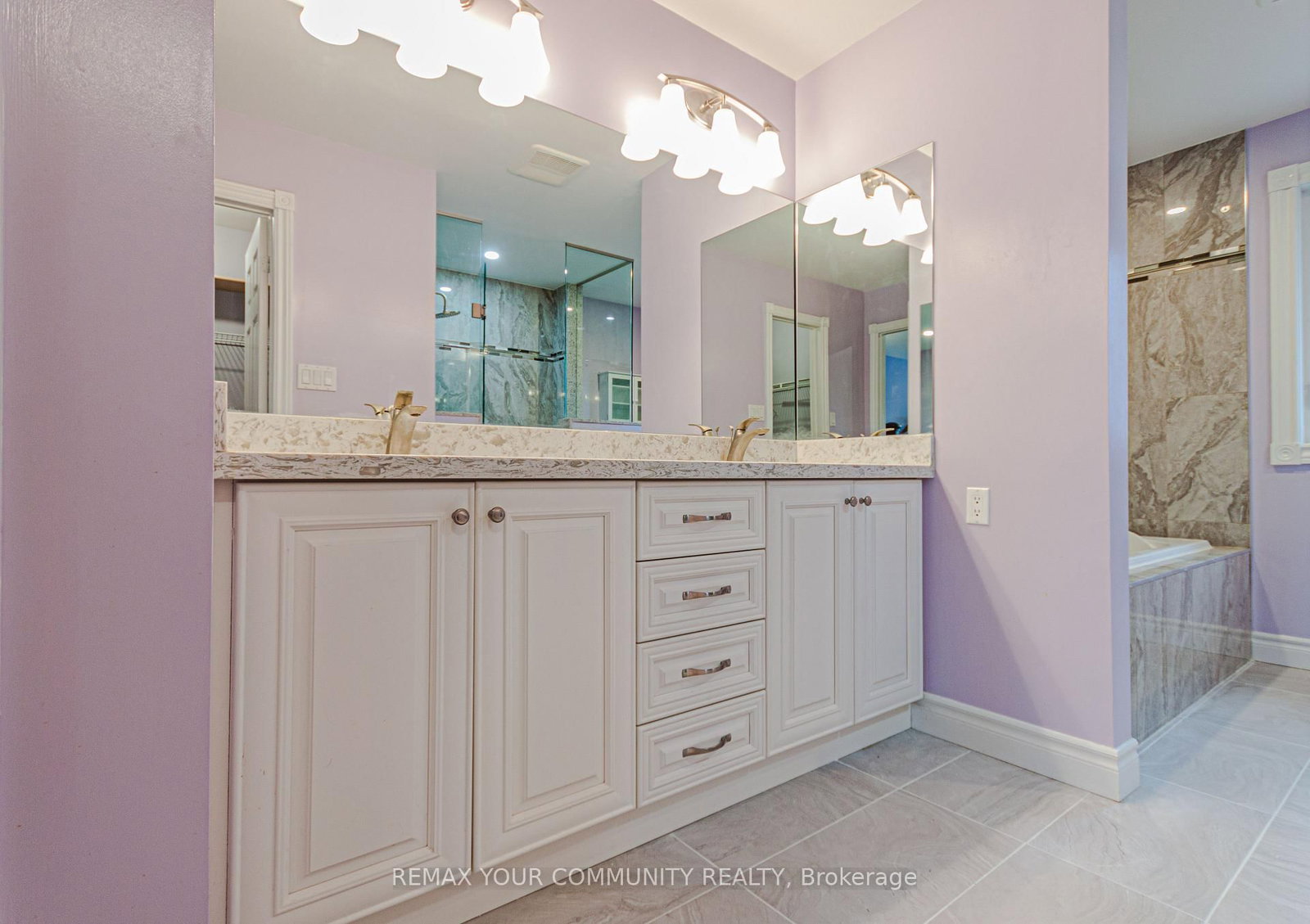 Detached House for sale at 47 Elmsley Drive, Richmond Hill, Ontario, L4C 8N7 - Observatory - MLS: N12963268