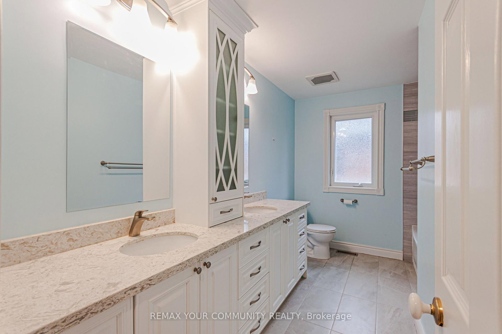 Detached House for sale at 47 Elmsley Drive, Richmond Hill, Ontario, L4C 8N7 - Observatory - MLS: N12963268