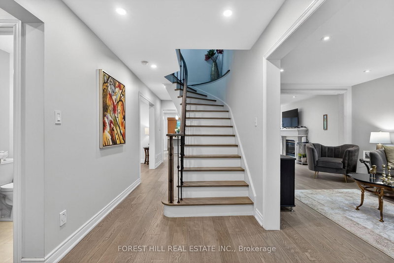 15 Toporowski Ave, Richmond Hill, L4S 2G8 | Image 3