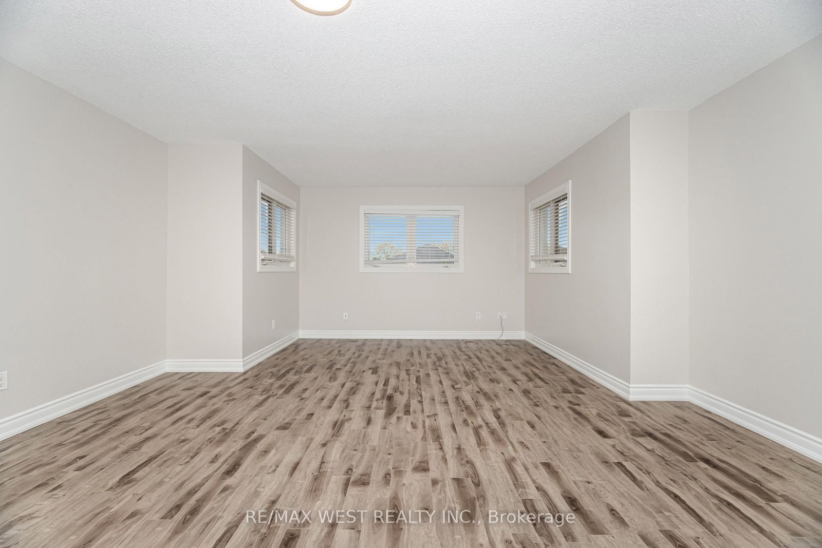 Detached House for sale at 86 Dina Road, Vaughan, Ontario, L6A 1L7 - Maple - MLS: N12963392