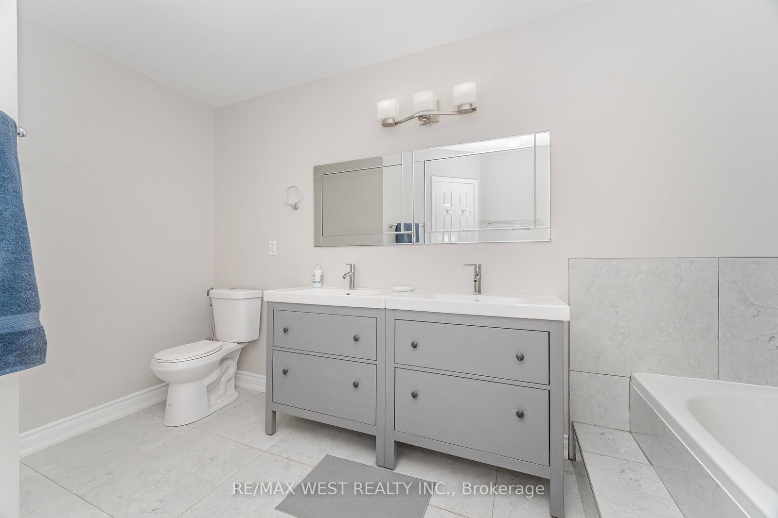 Detached House for sale at 86 Dina Road, Vaughan, Ontario, L6A 1L7 - Maple - MLS: N12963392