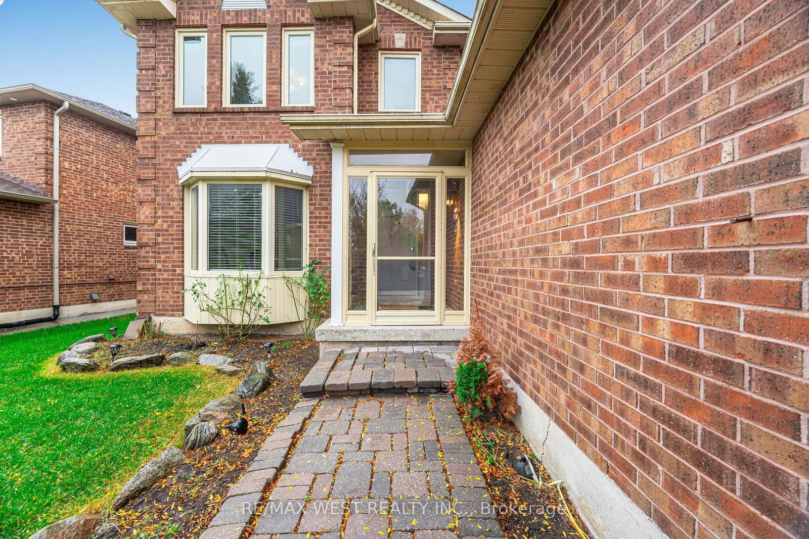 Detached House for sale at 86 Dina Road, Vaughan, Ontario, L6A 1L7 - Maple - MLS: N12963392