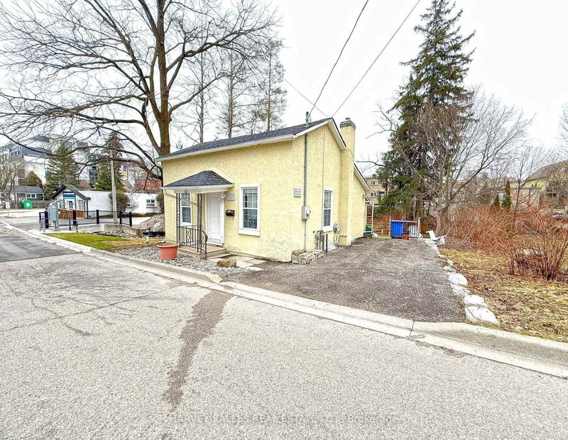 83 Temperance St, Aurora, L4G 2R1 | Image 2