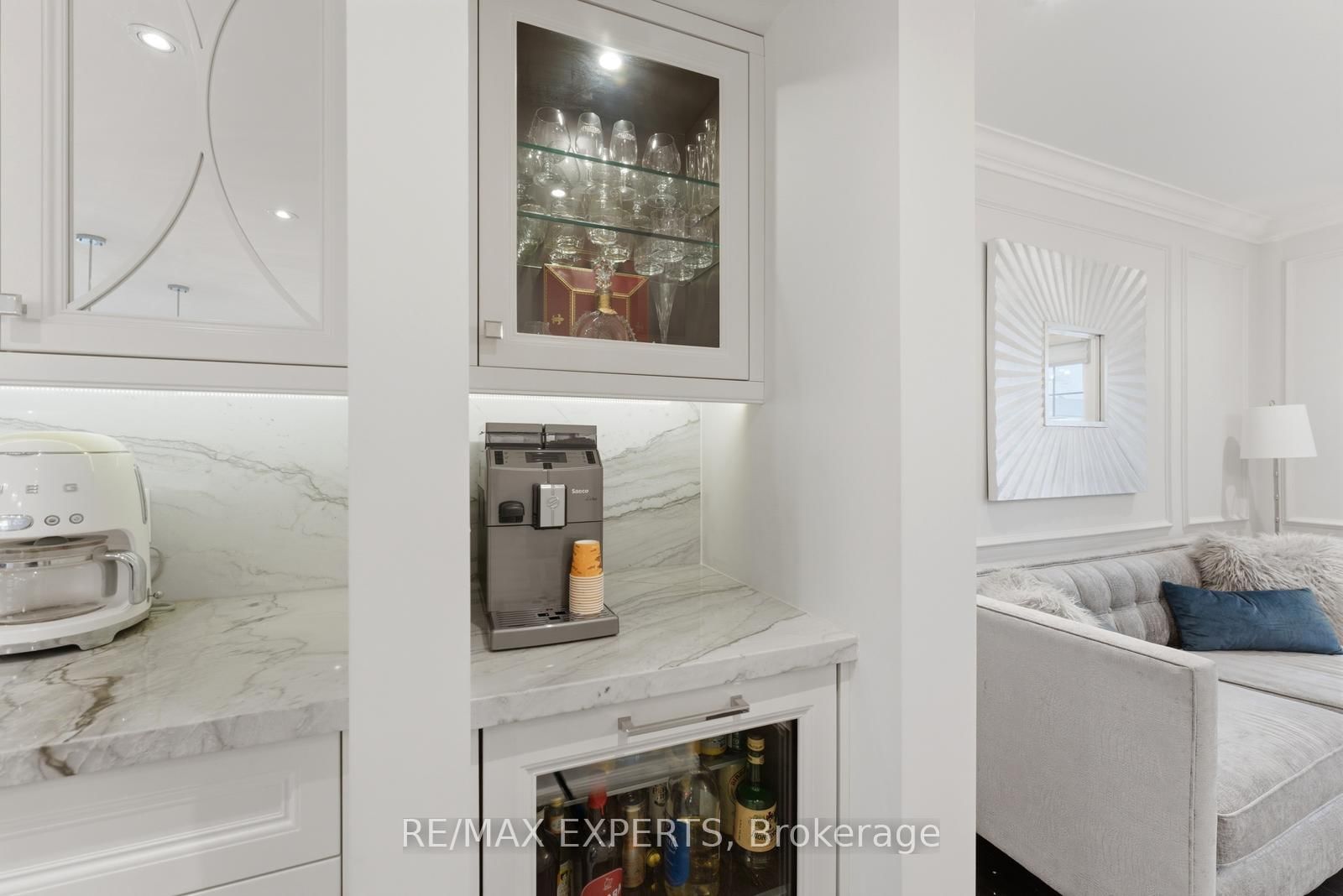 Detached House sold at 102 Kiloran Avenue, Vaughan, Ontario, L4L 3A8 - Islington Woods - MLS: N12963586