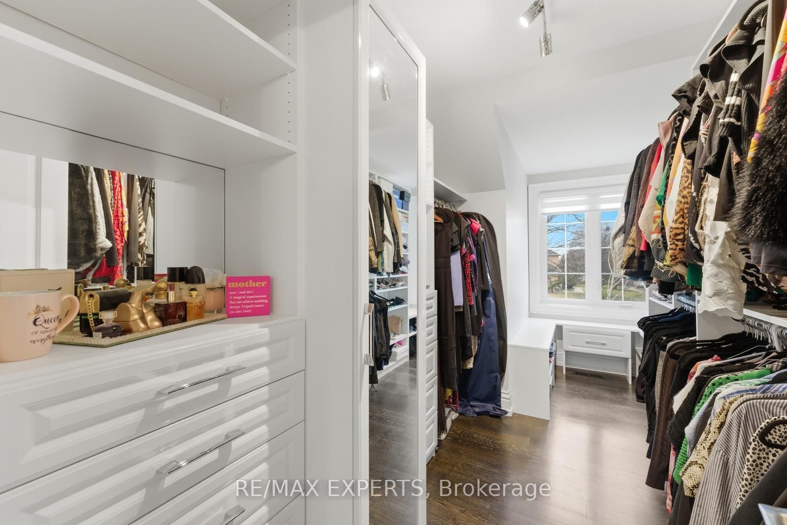 Detached House sold at 102 Kiloran Avenue, Vaughan, Ontario, L4L 3A8 - Islington Woods - MLS: N12963586