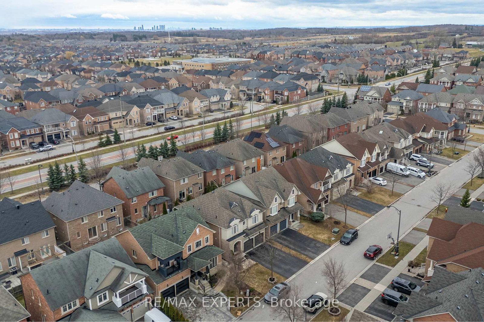 Detached House for sale at 21 Beth Avenue, Richmond Hill, Ontario, L4E 0J8 - Jefferson - MLS: N12963784