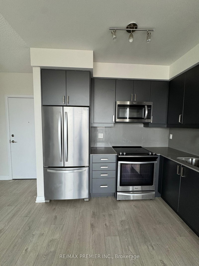 home for lease on 614-7895 Jane Street