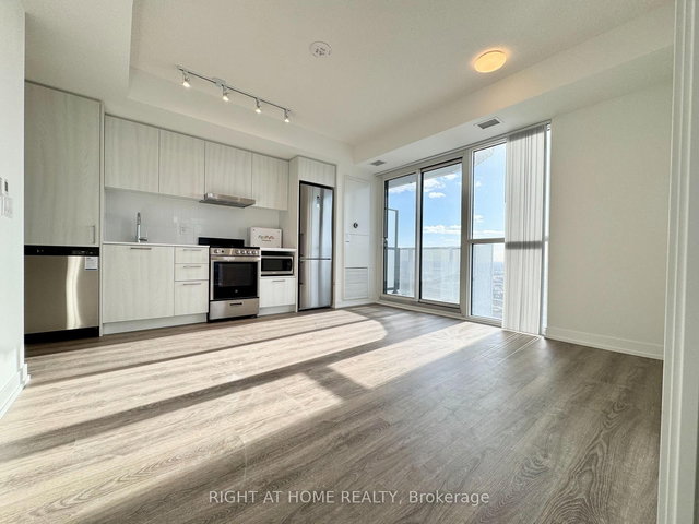 3311 - 195 Commerce Street