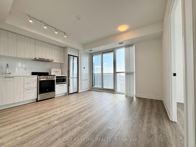 3311 - 195 Commerce Street