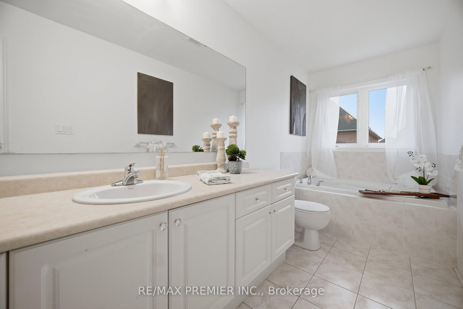 Detached House for sale at 182 Chayna Crescent, Vaughan, Ontario, L6A 0L7 - Patterson - MLS: N12964132