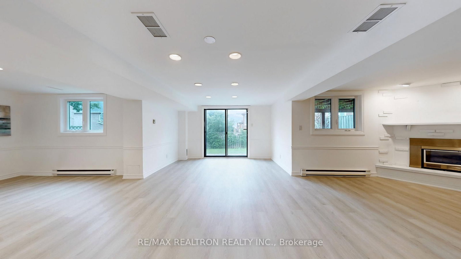 Detached House for sale at 54 Central Park Drive, Markham, Ontario, L3P 7E4 - Markville - MLS: N12964216