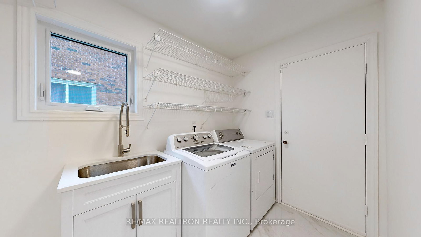 Detached House for sale at 54 Central Park Drive, Markham, Ontario, L3P 7E4 - Markville - MLS: N12964216