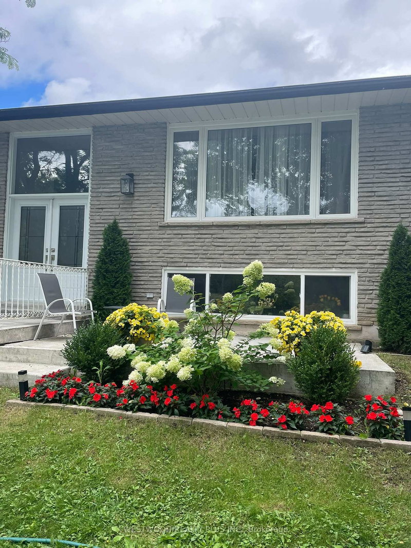 58 Maple Grove Ave, Richmond Hill, L4E 2V5 | Image 2