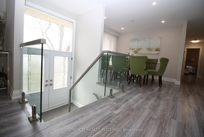 58 Maple Grove Ave, Richmond Hill, L4E 2V5 | Image 3